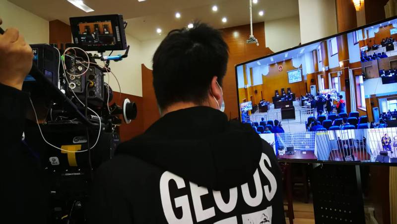 AI生成VS人工创意——泾县广告片拍摄公司的技术浪漫主义实践